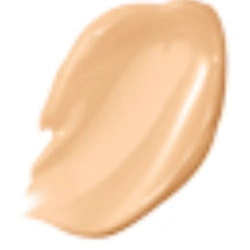 Ivory C 110 (Cool) Luminous 3D Foundation Normal to Dry Skin TimeWise®